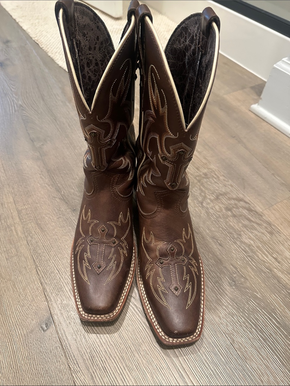 Ariat Brown Embroidered Western Cowboy Boots